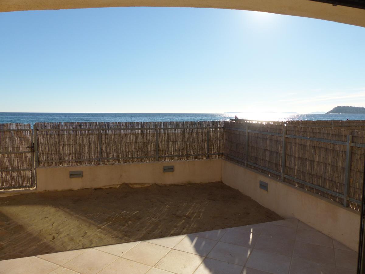 Appartement Face A La Mer La Croix-Valmer Buitenkant foto